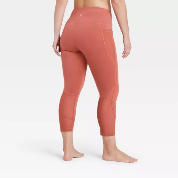 Women's Contour Powerwaist High-Rise Capri Legging - Picture 4 of 4